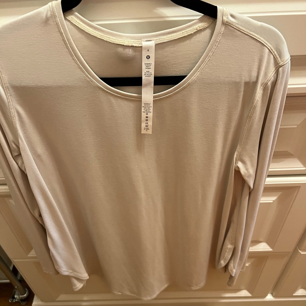 Lululemon top 6